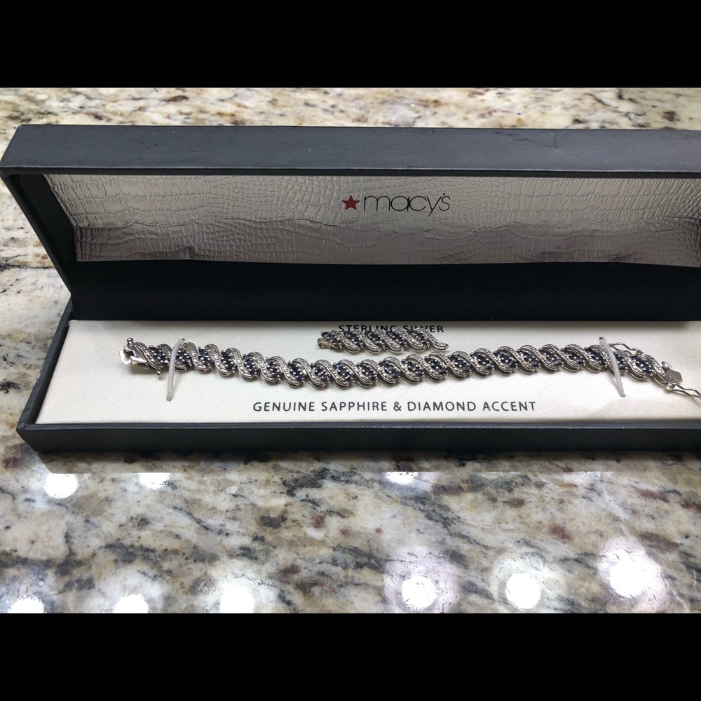 Sapphire & diamond accent bracelet 💙